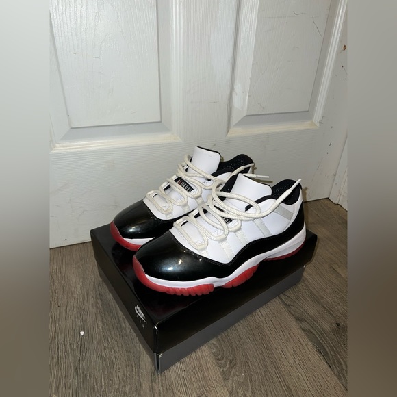 jordan 11 low bred white